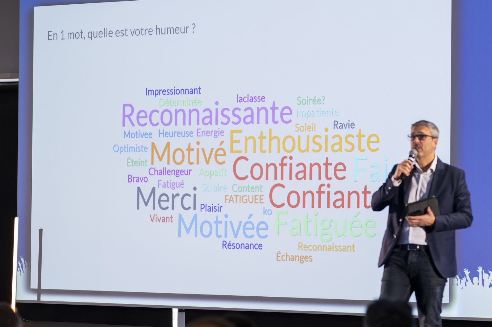 Vincent Leclerc en maître de cérémonie, interaction avec le public lors d'un événement professionnel